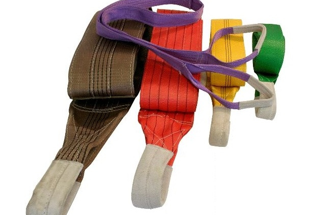 HIJSVAST® hijsbanden worden vervaardigd in eigen atelier. Naast het standaard programma polyester hijsbanden zoals hieronder aangegeven, leveren wij ook veel oplossingen in hogere kwaliteiten met uitzonderlijke weving en voor speciale toepassingen.