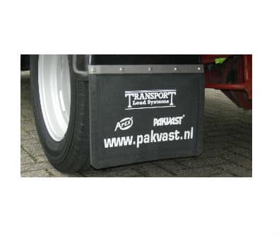 {tab OMSCHRIJVING|blue|active}Package Control levert spatlappen in bijna iedere uitvoering. Van de kleine spatlap onder de aanhangwagens, tot de extra brede spatlap welke achter op de vrachtwagen te zien zijn. Uiteraard is het ook mogelijk uw eigen maatvoering aan te geven. PAKVAST spatlappen zijn beschikbaar in rubber uitvoering, waarbij het monogram middels vulcanisatie op de rubber lap ligt. De PVC versie van onze spatlappen worden bedrukt met hoogwaardige materialen en zijn ook bestand tegen weersinvloeden en hoge druk reinigers.Voor spatlappen met een opdruk/logo gelden minimale afnames. Dit staat bij het artikel vermeld.Het is tevens mogelijk de PVC spatlap te voorzien van een kleuren opdruk. De rubberen spatlap kan desgwenst met diverse kleuren geproduceerd worden. Vraag naar de mogelijkheden! Maak een keuze uit onderstaande categorieën. {tab PRODUCTIEPROCES|orange}Het productieproces voor rubber spatlappen is als volgt: {tab NORMERING|blue}Sinds 29 oktober 2010 geldt er een nieuwe regelgeving met betrekking tot opspatafscherming voor spatborden bij bepaalde categorieen motorvoertuigen en aahangwagens daarvan. Dit betekent dat de spatlappen of andere opspatafschermingssystemen in bepaalde situaties geplaatst moet worden in het spatbord en aan de zijkant van de spatborden. Sinds mei 2012 heeft de RDW deze eisen doorgevoerd en zullen voertuigen die niet aan deze norm voldoen, afgekeurd worden. De antispray spatlap moet zijn voorzien van het verplichte EG-goedkeuringsnummer, beginnend met een e. Deze vindt u onder andere op PAKVAST® antispray spatlappen. In 1 oogopslag houdt deze regel het volgende in: &nbsp; {tab OFFERTE AANVRAAG|orange}Heeft u interesse in een offerte voor spatlappen?Stuur dan een e-mail met de volgende informatie: - Gewenst aantal- Gewenste afmeting (bijna alle maten zijn mogelijk)- Rubber of PVC uitvoering- Opdruk of verhoogde letters (ajb gewenste logo of tekst meesturen)- Met of zonder antispray- 1 kleur of meerdere kleuren- Met of zonder bevestigingsstrippen {tab DOWNLOADS|blue}Catalogusblad PAKVAST Spatlappen Regelgeving spatlappen {/tabs}