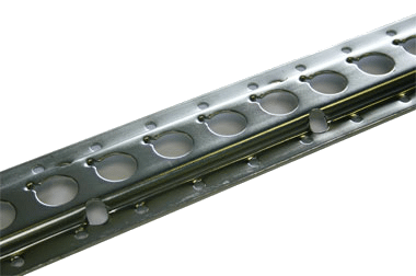 Stalen of aluminium vastzetstrippen vormen een onmisbaar hulpmiddel voor het vastzetten van uw lading in gesloten transportmiddelen.Gemonteerd op de wand, vloer of plafond vormen zij het ankerpunt voor uw spanbanden of ladingstangen. Door de loop der jaren heen hebben wij een serie uitvoeringen ontworpen voor de diverse ladingen.