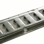 Stalen of aluminium vastzetstrippen vormen een onmisbaar hulpmiddel voor het vastzetten van uw lading in gesloten transportmiddelen.Gemonteerd op de wand, vloer of plafond vormen zij het ankerpunt voor uw spanbanden of ladingstangen. Door de loop der jaren heen hebben wij een serie uitvoeringen ontworpen voor de diverse ladingen. De standaard verende stalen telescoopstangen worden geleverd inclusief plug en in diverse standaard lengtes. De gemonteerde pluggen zijn passend in onze vastzetstrippen.Tevens zijn er bij ons mogelijkheden voor stangen op uw gewenste maat vervaardigd, met aangepaste pluggen, uitgevoerd met beschermslang, opschuiframen of handgrepen.